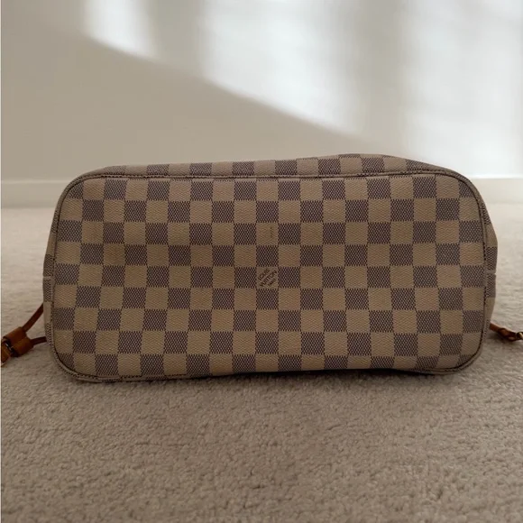 Louis Vuitton Damier Azur Neverfull MM - Picture 3 of 8